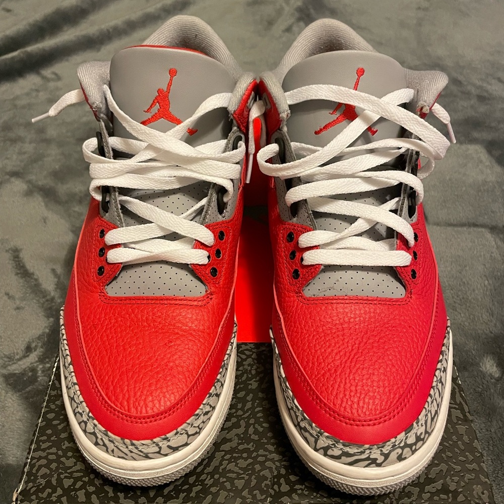 SOLD - Jordan 3 Red Cement
